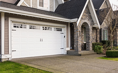 Insulated vs. Non-Insulated Garage Doors: Which One Should You Choose?